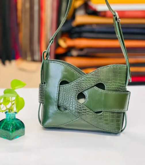 کیف زنانه چرم طبیعی مدل گره۲