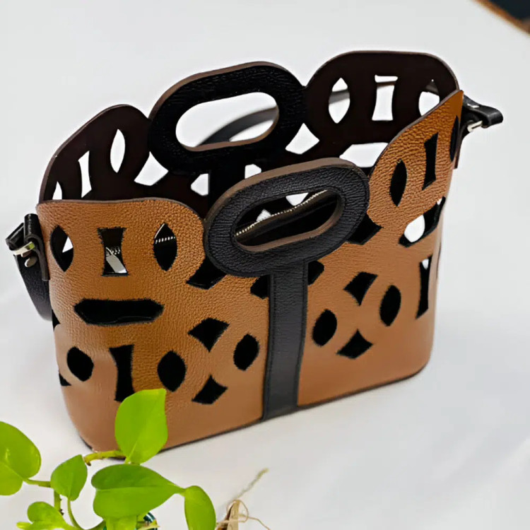 کیف زنانه چرم طبیعی مدل درنا